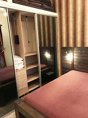 GUĻAMISTABA, TUMŠA